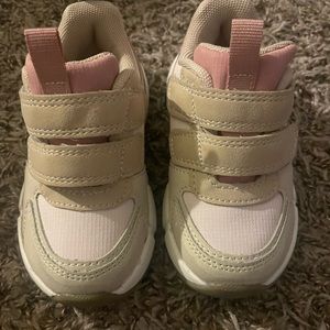 Toddler sneakers
